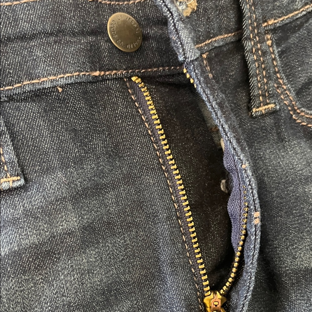 Universal Thread Dark Indigo Women's Skinny Jeans - Picture 4 of 4